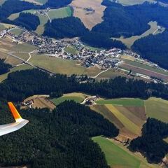 Flugwegposition um 12:50:47: Aufgenommen in der Nähe von Gemeinde Wenigzell, Wenigzell, Österreich in 1604 Meter